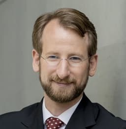 Dr. Josef Oehmen